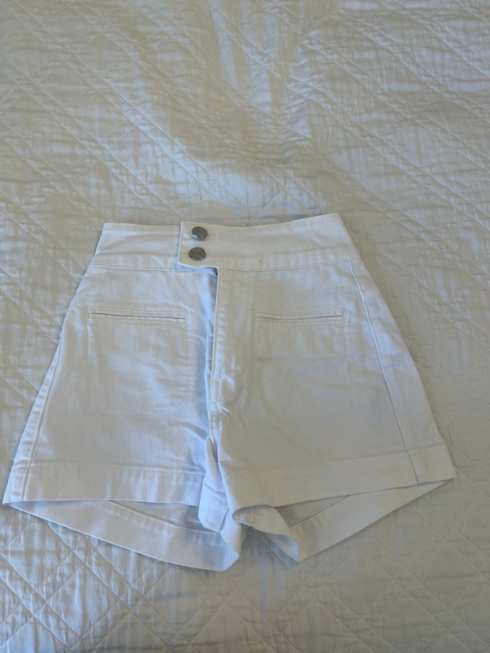 Frame Denim High-Waist White Shorts with Double Button